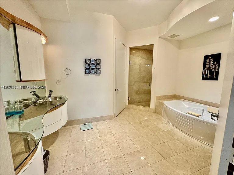 18101 Collins Ave #4302 — Photo 10