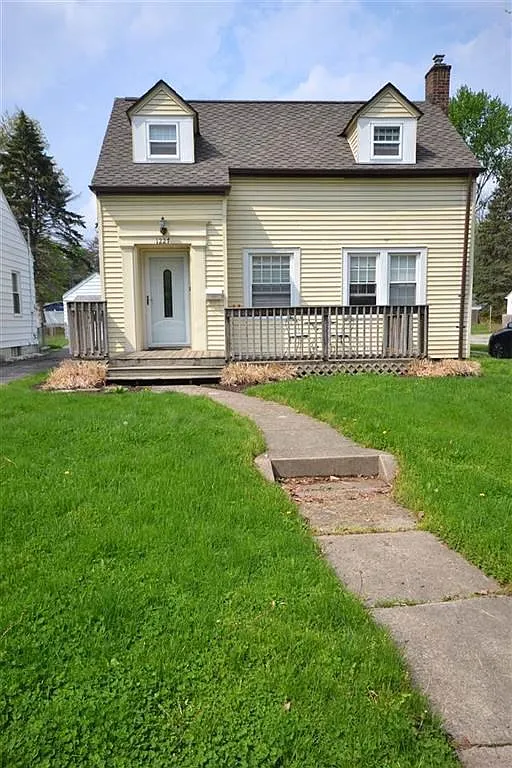 1227 Northlawn Dr photo 1