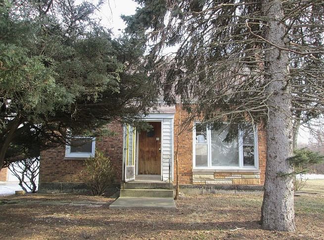 1st image of 19605 Crawford Ave