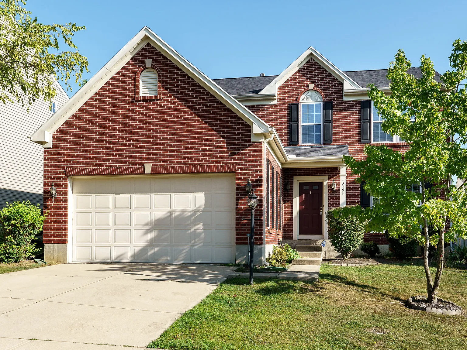 4 bed, 2.5 bath, 1984 sqft, $2,500 — Photo 2