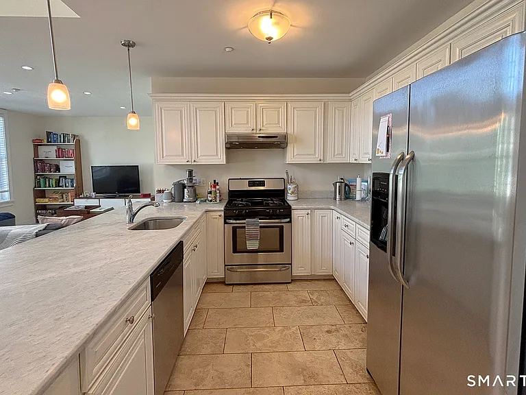 1015 Boston Post Rd #202 — Photo 2