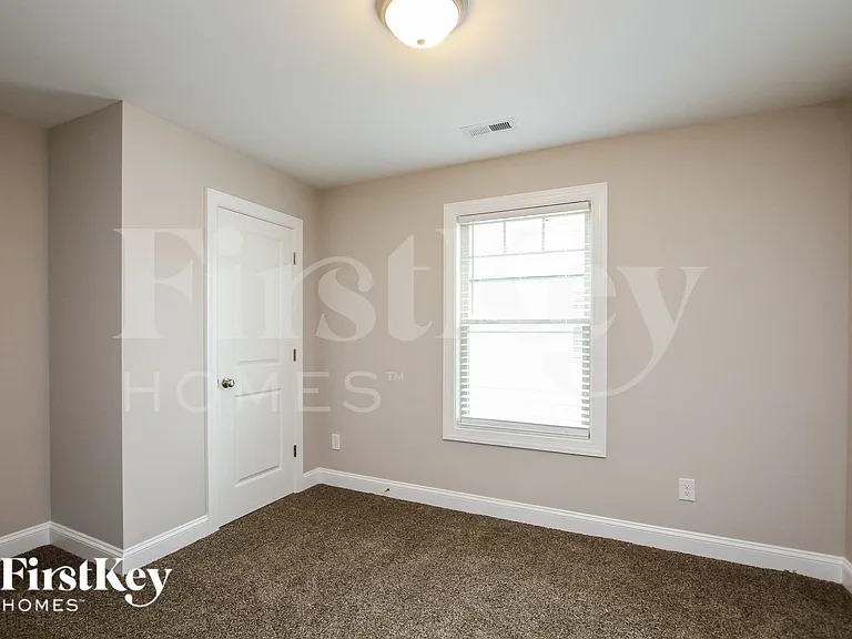 235 Front St — Photo 11