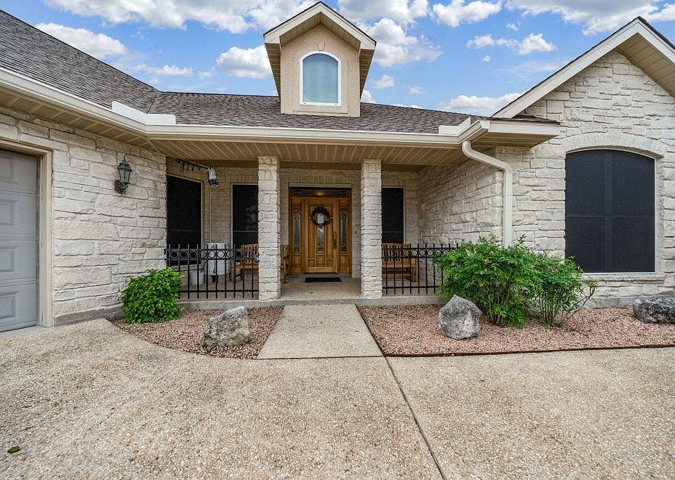 1st image of 2070 Summit Crest Dr