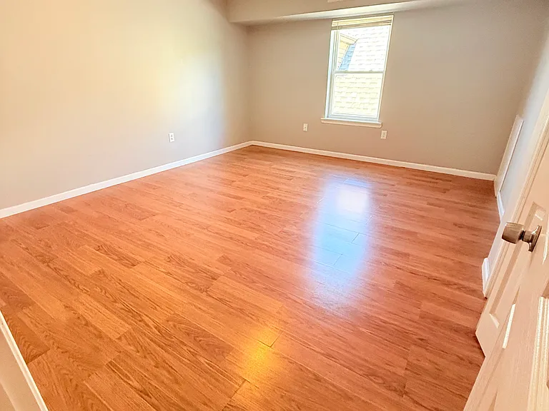5038 Spruce St #4 — Photo 12