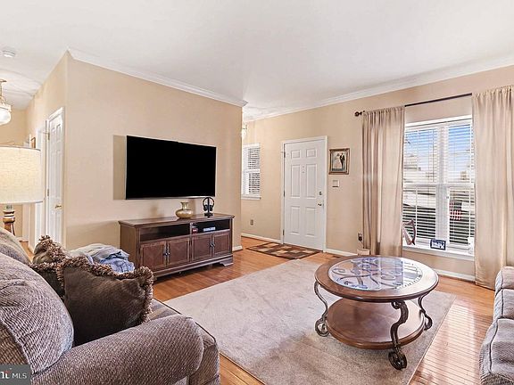 4th image of 981 Independence Ln #20