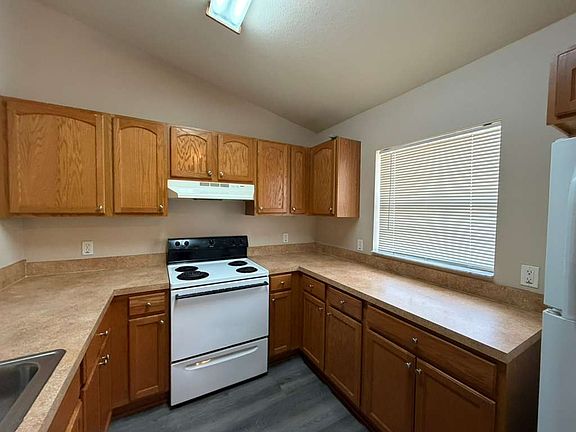 4th image of 13912 SW 61st Cir #1