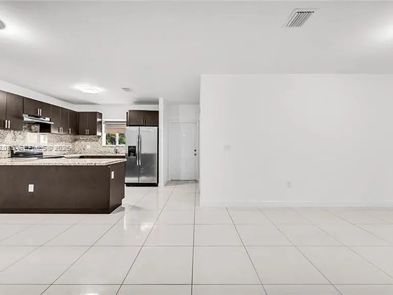 1029 SW 11th Ave #1029 — Photo 17