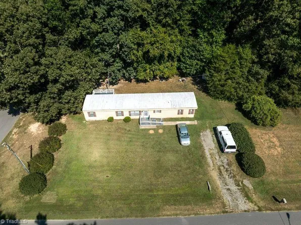 3525 Piedmont Memorial Dr, Winston Salem, NC 27107