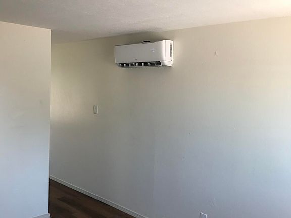 5th image of 3208 Wellesley Ct NE