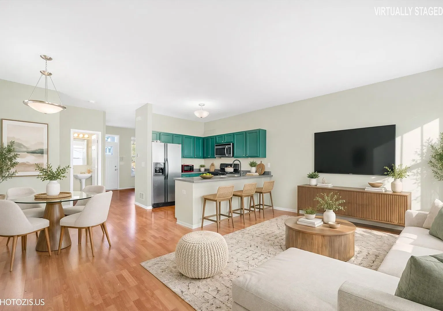 3 bed, 2.5 bath, 1860 sqft, $2,600 — Photo 3