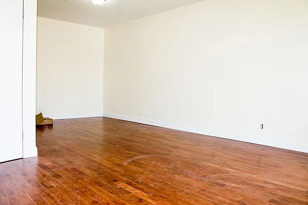 Rented by EXR | media 27