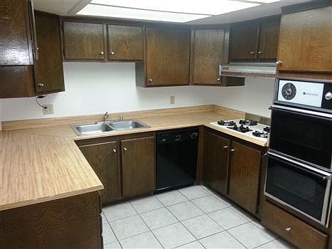 5th image of 3582 Haverhill St