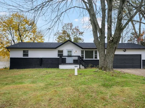 2057 Darnell Dr, Akron, OH 44319