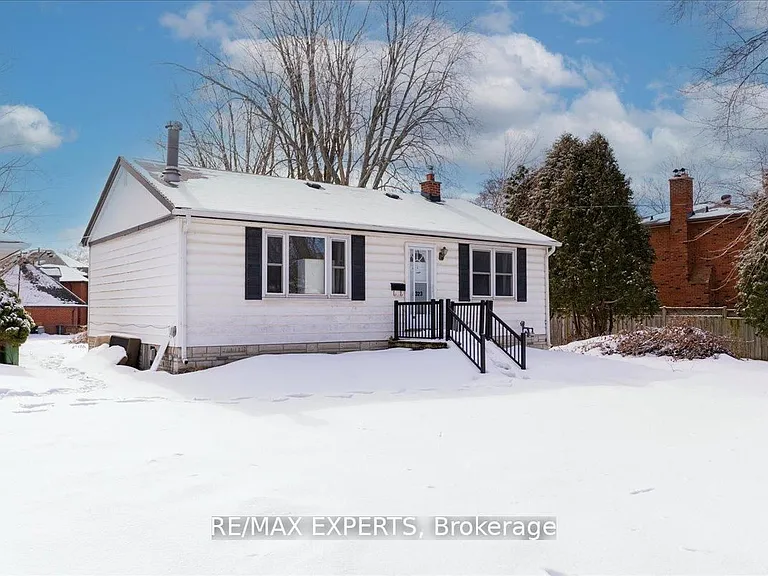 5323 Lawrence Ave E — Photo 2