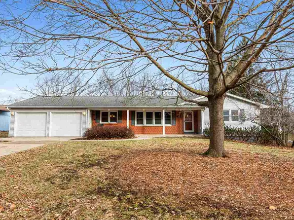 114 Potomac Dr, Iowa City, IA 52245
