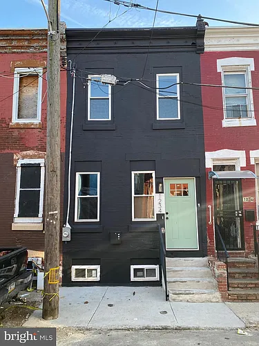 1234 W Tucker St Photo 1