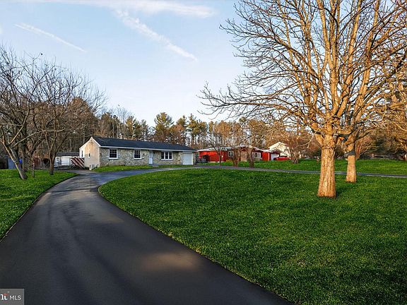 2nd image of 2795 Monmouth Rd