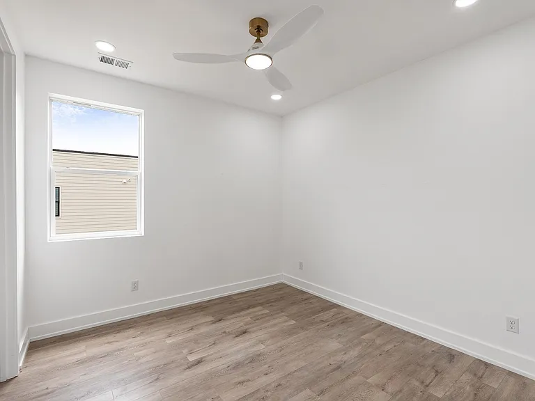 177 Little Green St #A — Photo 24
