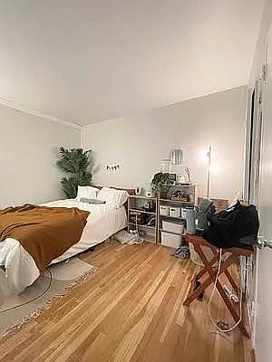 3rd image of 112 E 40th St #7B