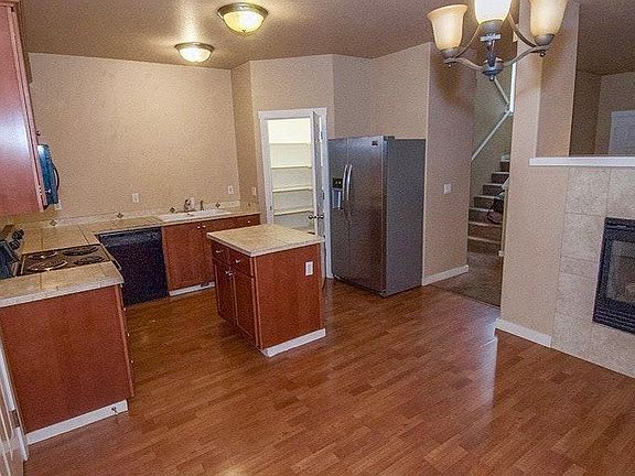 Kitchen w/ new dishwasher