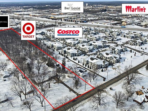 2nd image of 6005 N Fir Rd