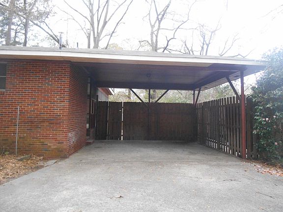 3rd image of 2717 Lakewood Dr