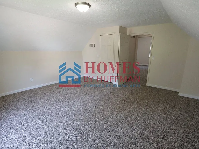 1321 E Indiana St — Photo 9