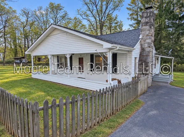 53 Sweetpea Ln, Hendersonville, NC 28791