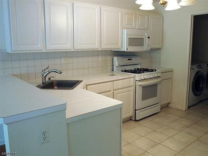 1st image of 16 Sweet Water Ln
