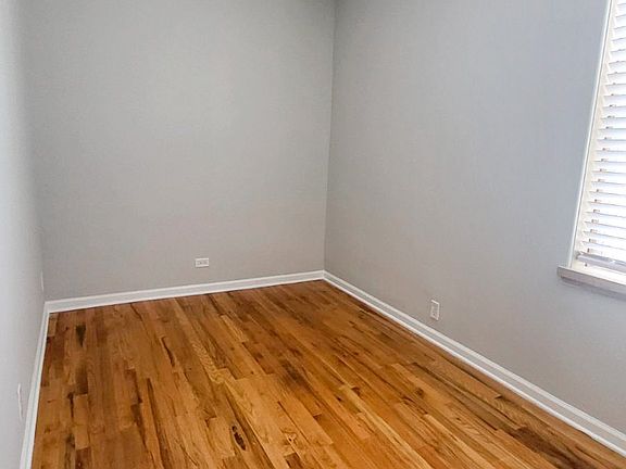 5th image of 847 N Oakley Blvd #1R