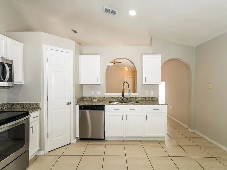 17026 Ongar Ct — Photo 9
