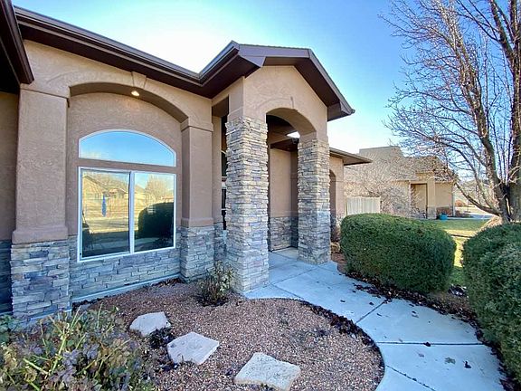 2nd image of 230 Vista Valley Dr