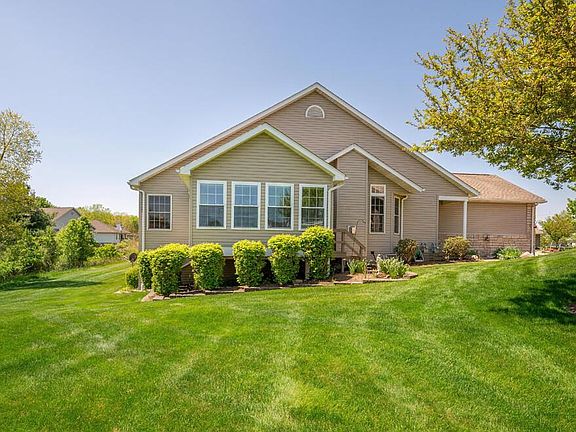 5th image of 32 Coventry Ct E
