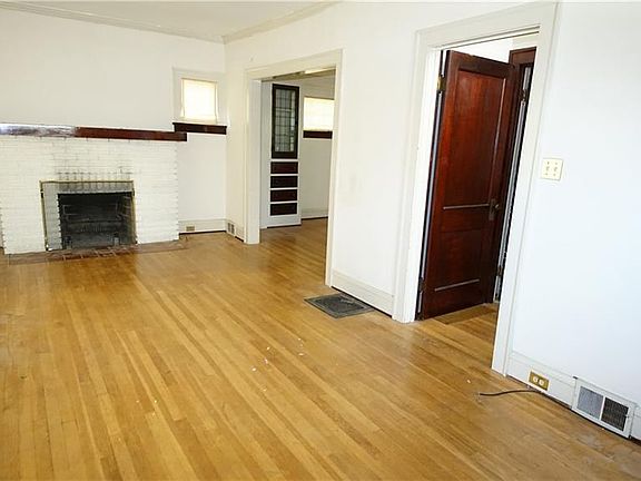 4th image of 1284 Hall Ave