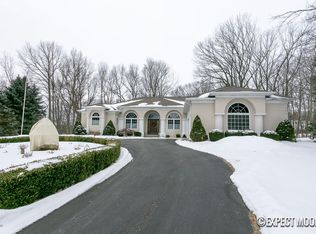 5889 Kensington Ct SW, Grandville, MI 49418