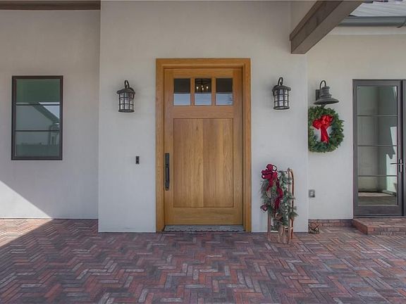 3rd image of 108 Summersby Ln