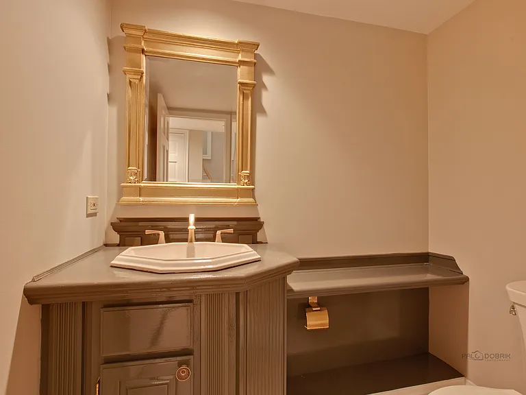 427 N Sheridan Rd — Photo 20