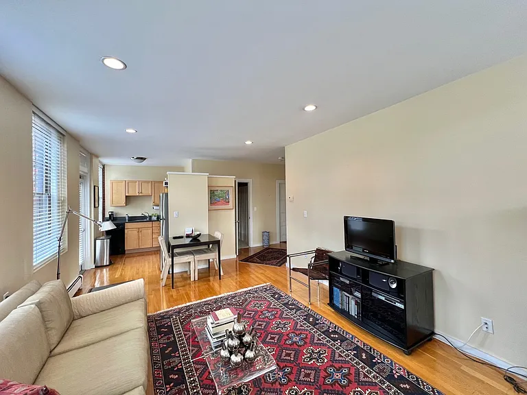 19 Fayette St #7 — Photo 3