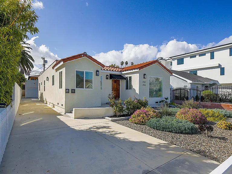 2131-2133 S Cloverdale Ave #ADU — Photo 2