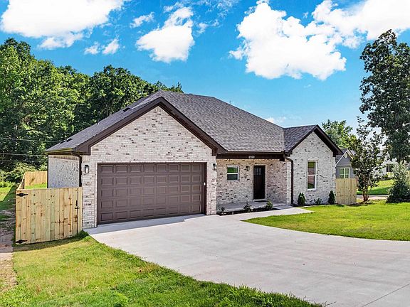 3rd image of 1413 Nicole Dr