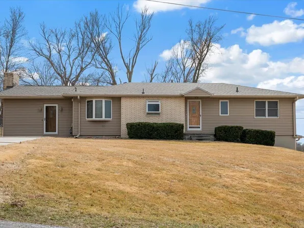 165 Crown Rd, Council Bluffs, IA 51503