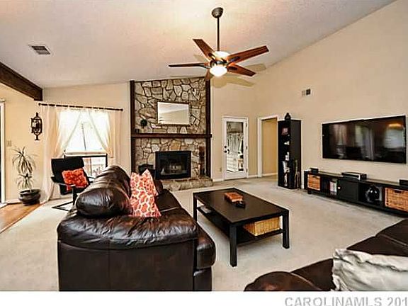 4th image of 4130 Bon Rea Dr