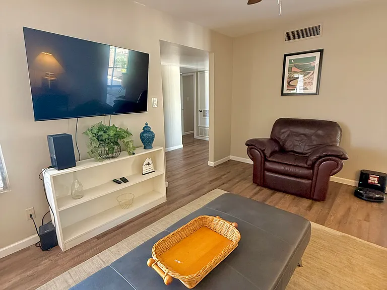 3134 W Dailey St — Photo 6