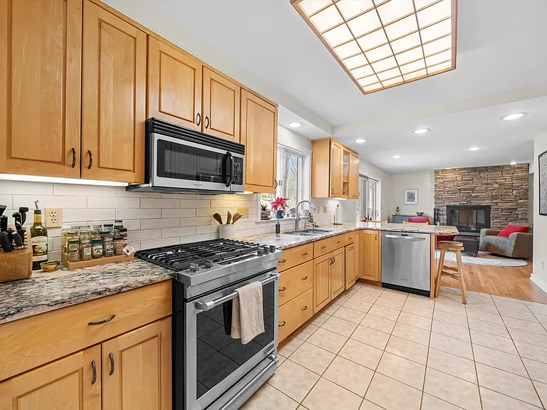 2854 Parkridge Dr — Photo 7