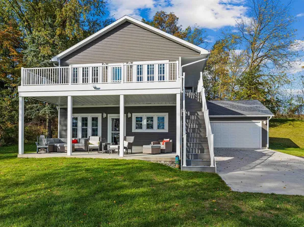 840 Lane 101 Hamilton Lk, Hamilton, IN 46742