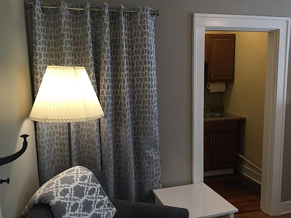 3rd image of 554 Stonewall St #3