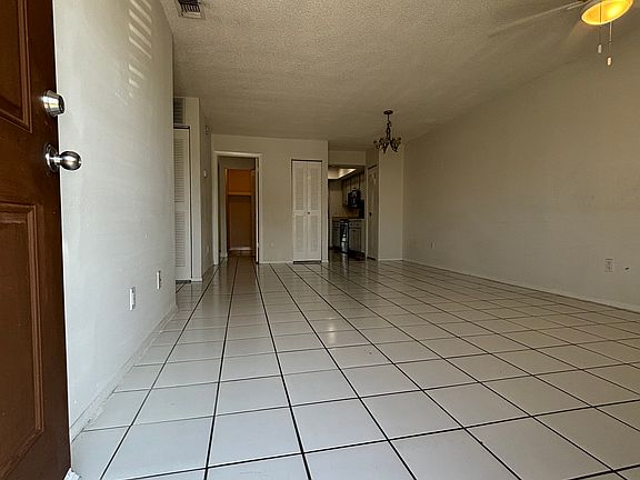 2nd image of 7 Las Brisas Way
