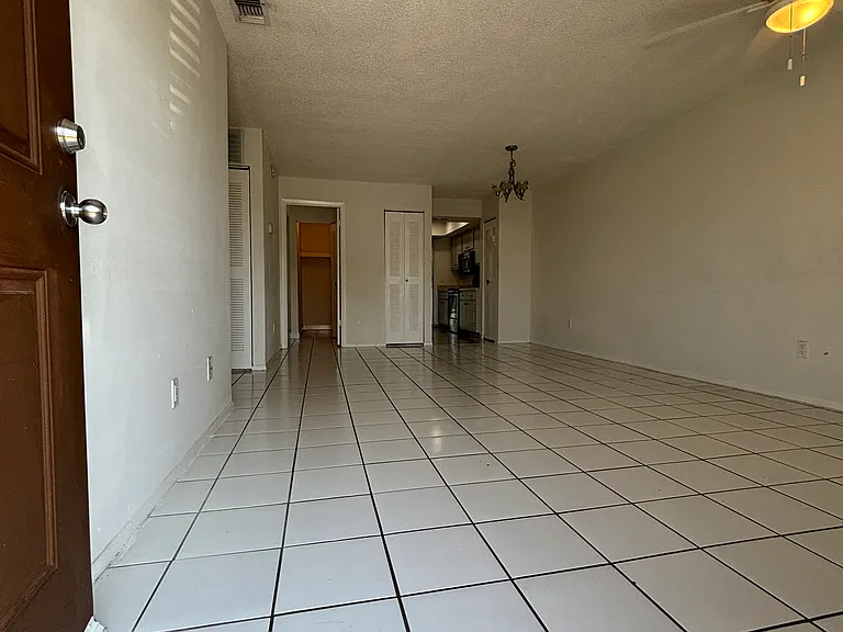 7 Las Brisas Way — Photo 2