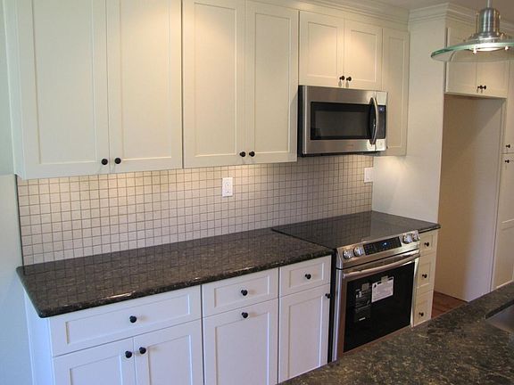 5th image of 525 Wayland Dr