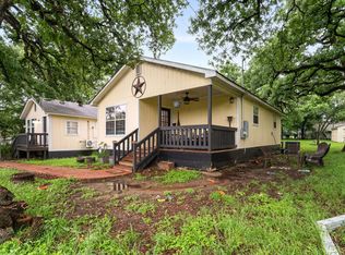 902 Travis Ave, Alvarado, TX 76009